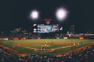 英超积分榜风云，利物浦全胜强势领跑，三雄并起紧追不舍