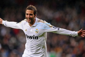 尤文图斯中场补强遇阻，洛博特卡倾向海外，意甲豪门引援计划面临挑战